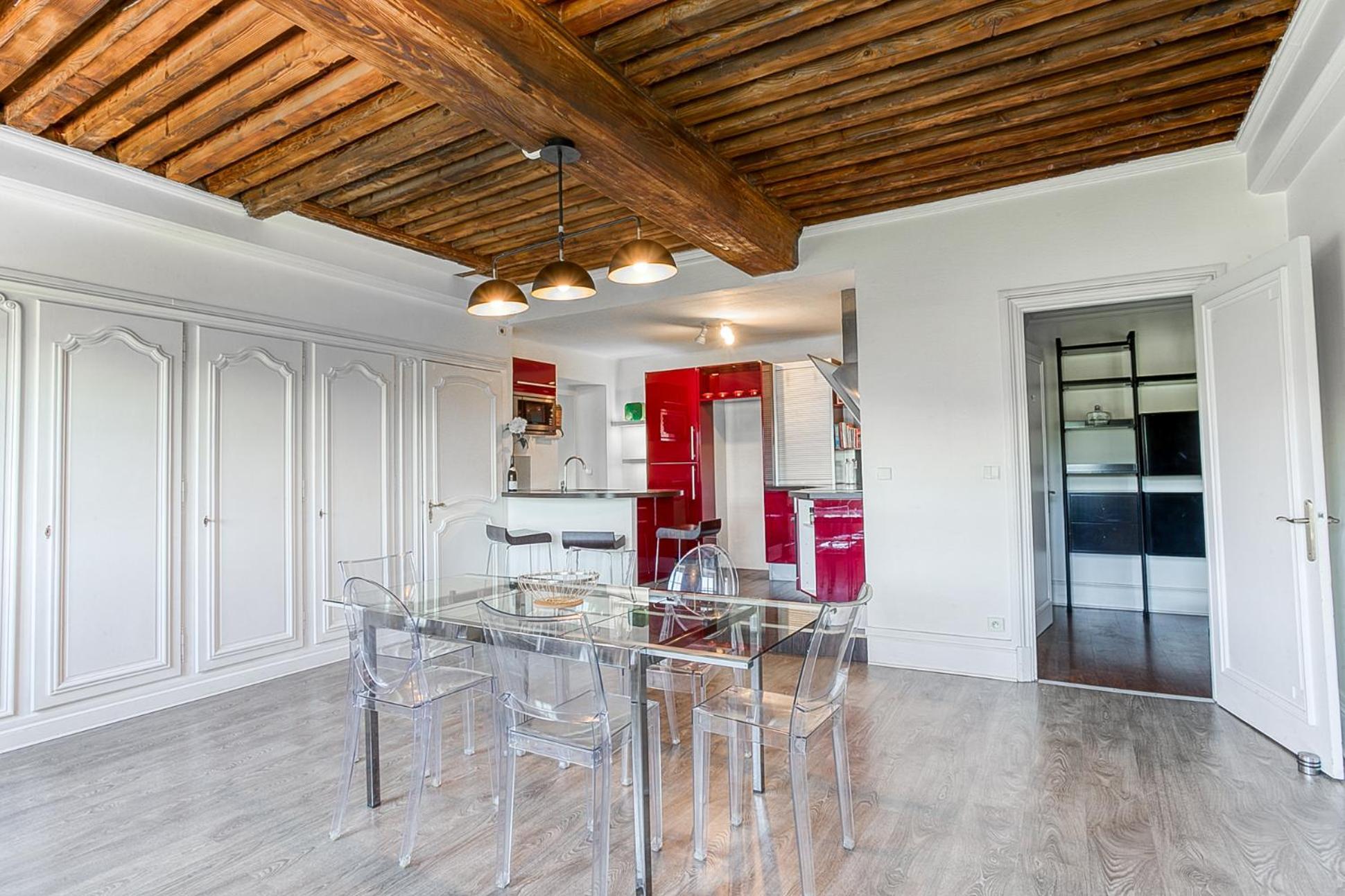 Sejourner Au Chateau De La Roue Grand Appartement Lissieu Dış mekan fotoğraf