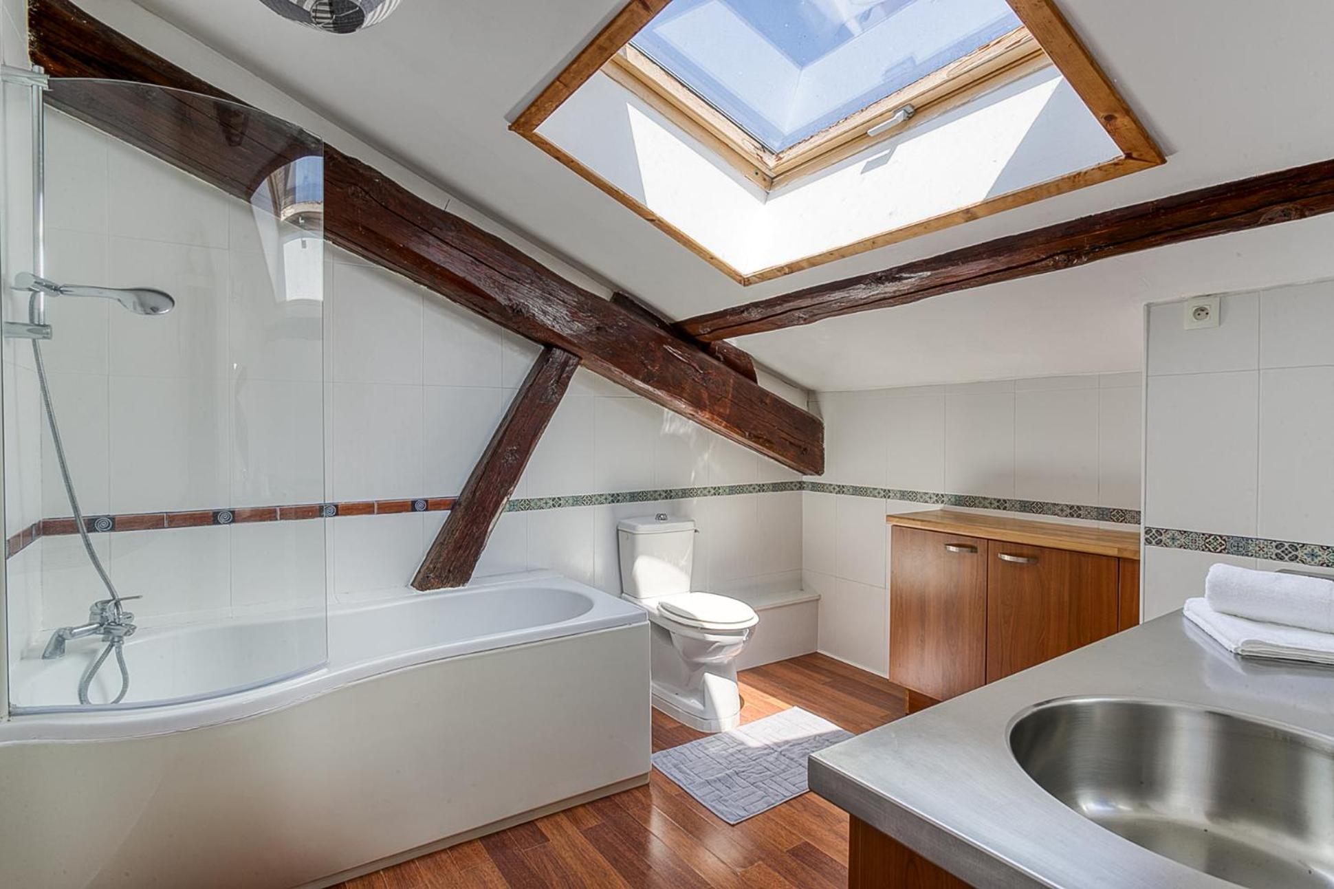 Sejourner Au Chateau De La Roue Grand Appartement Lissieu Dış mekan fotoğraf