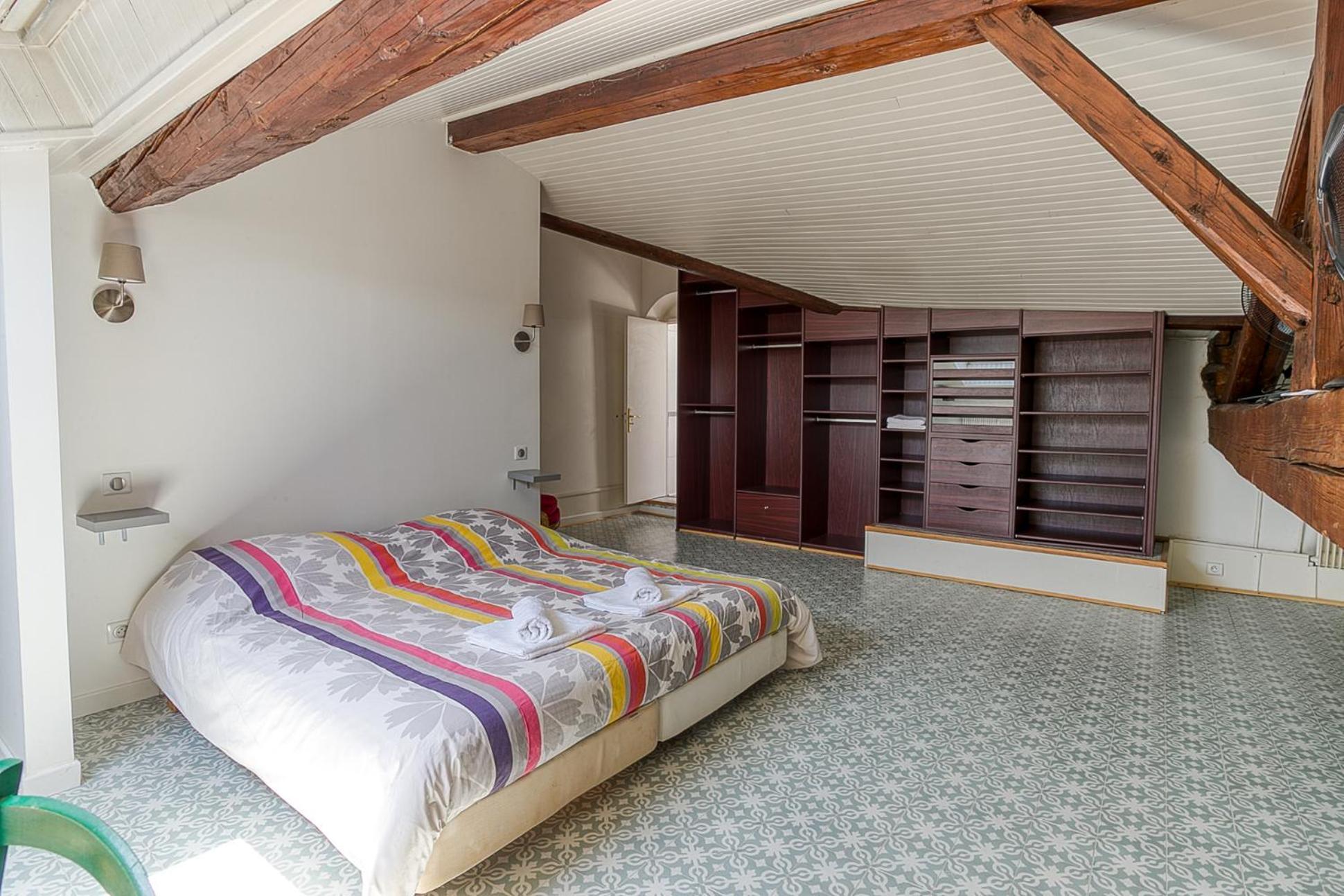 Sejourner Au Chateau De La Roue Grand Appartement Lissieu Dış mekan fotoğraf