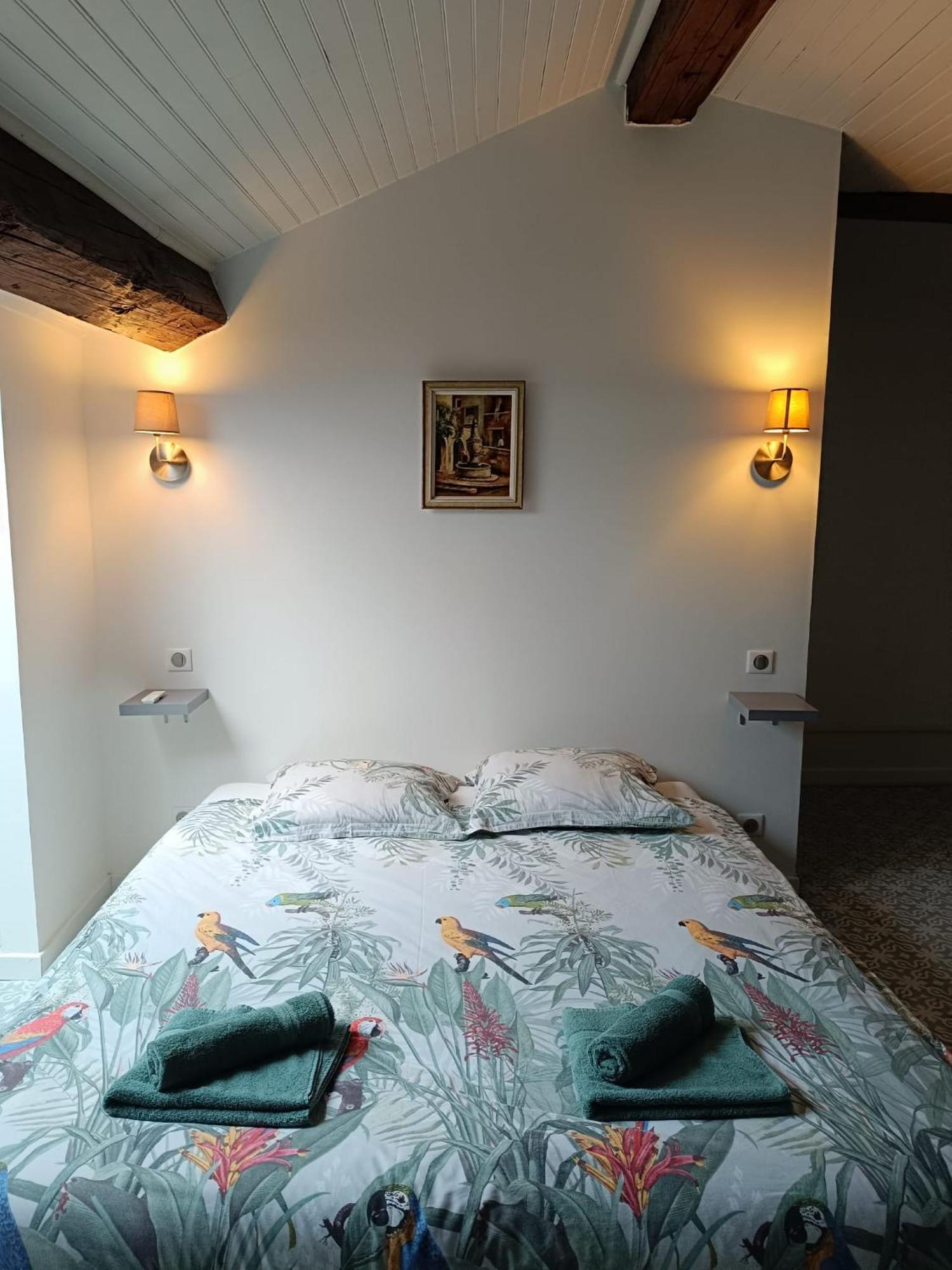 Sejourner Au Chateau De La Roue Grand Appartement Lissieu Dış mekan fotoğraf