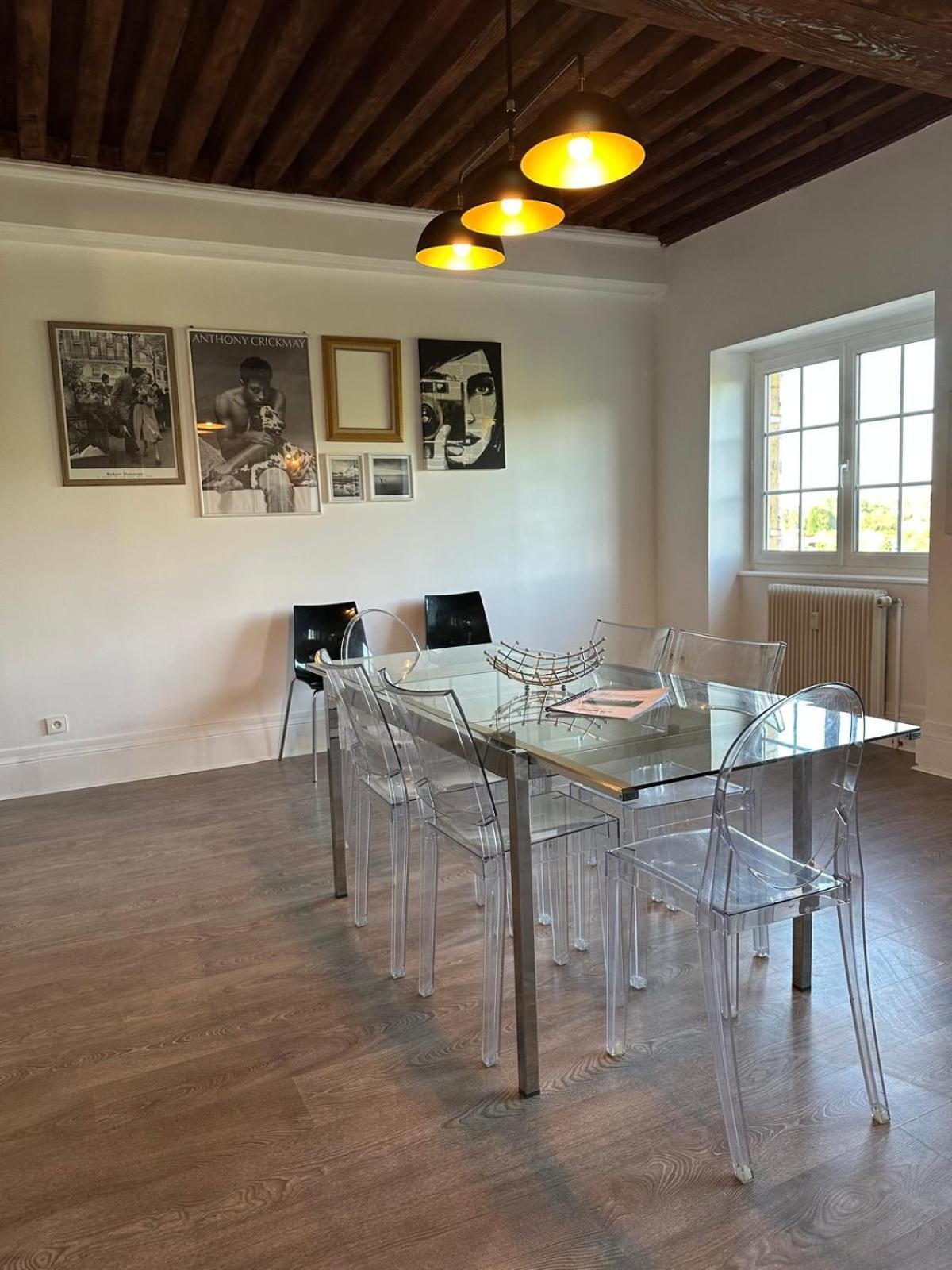 Sejourner Au Chateau De La Roue Grand Appartement Lissieu Dış mekan fotoğraf