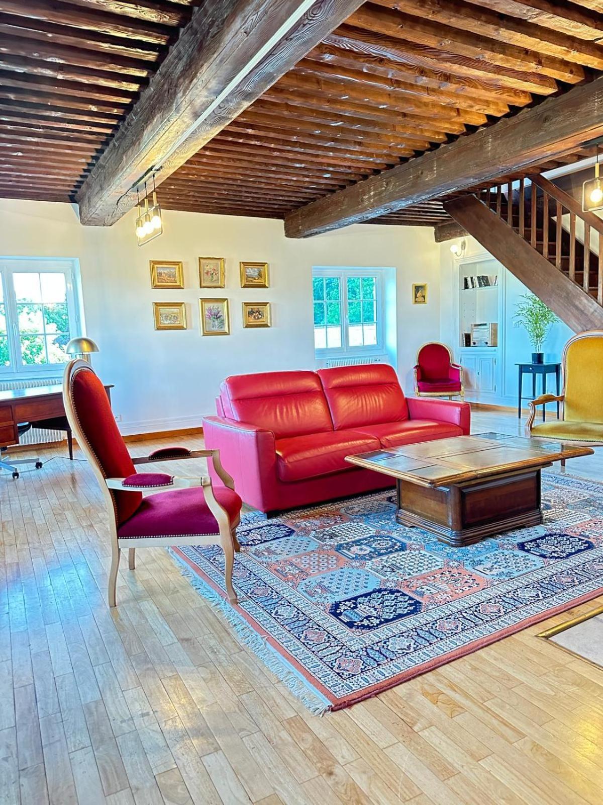 Sejourner Au Chateau De La Roue Grand Appartement Lissieu Dış mekan fotoğraf